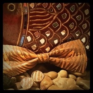 Handmade genuine leather bow tie with cufflinks